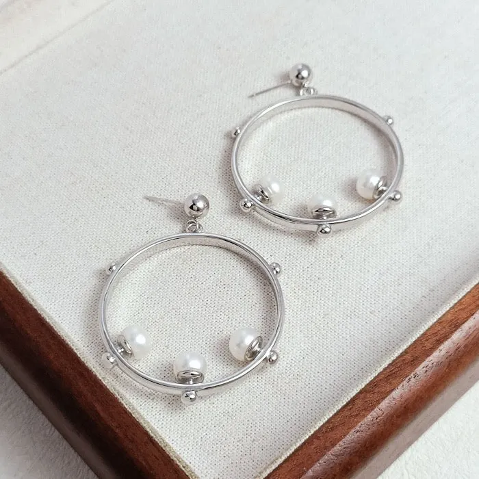 Dynamic Oversized Dangle Hoop-Inline Pearls