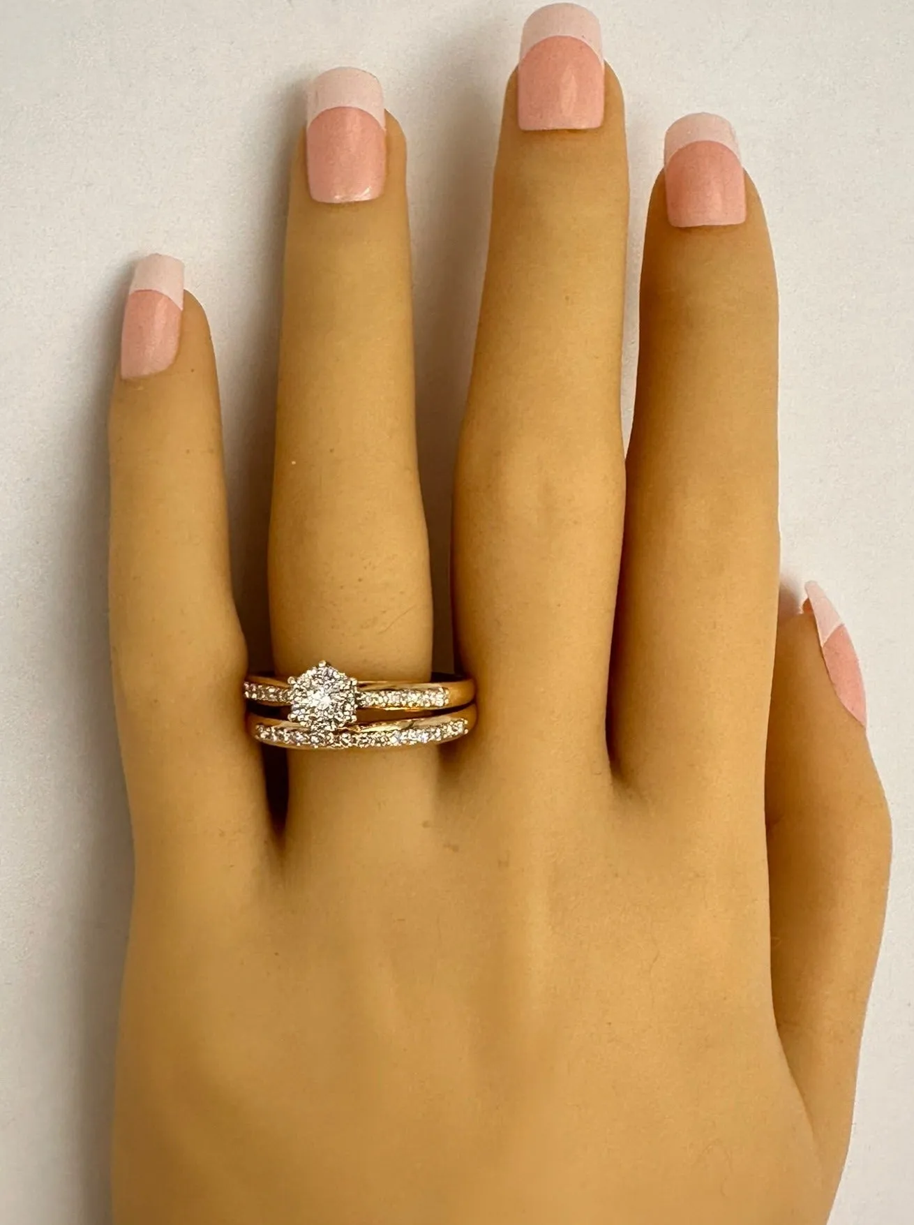 Exquisite 9ct Yellow and White Gold Bridal Set - Timeless Elegance