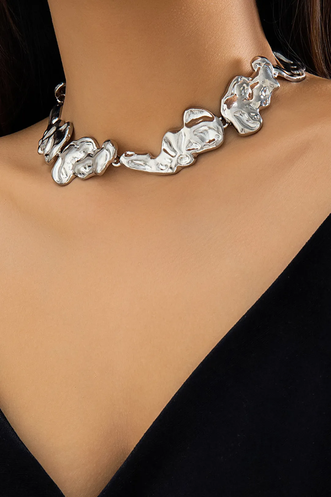 Lava Shape Choker Necklace