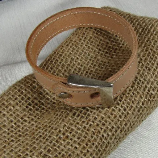 Man's Tan Leather Bracelet with a Twist