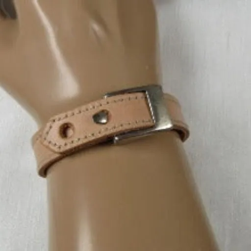 Man's Tan Leather Bracelet with a Twist