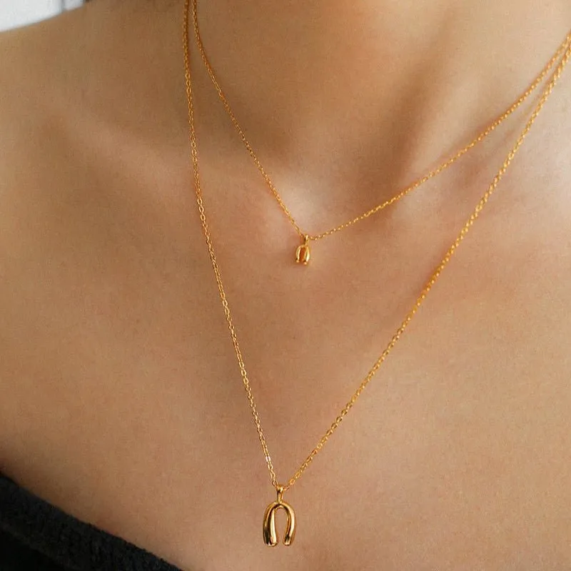 Minimalist Geometric Horseshoe Pendant Chain Necklace