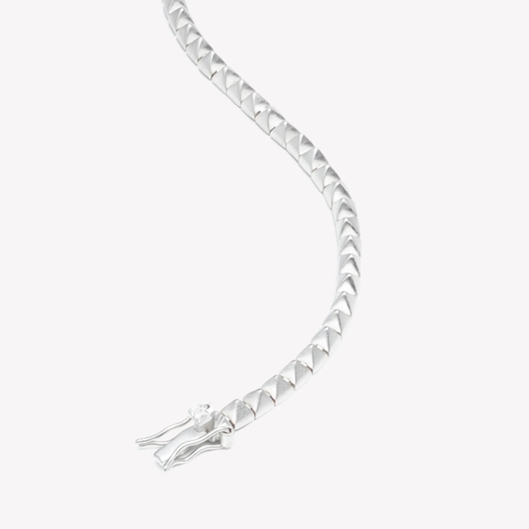 PYRAMID TENNIS BRACELET | MATTE SILVER